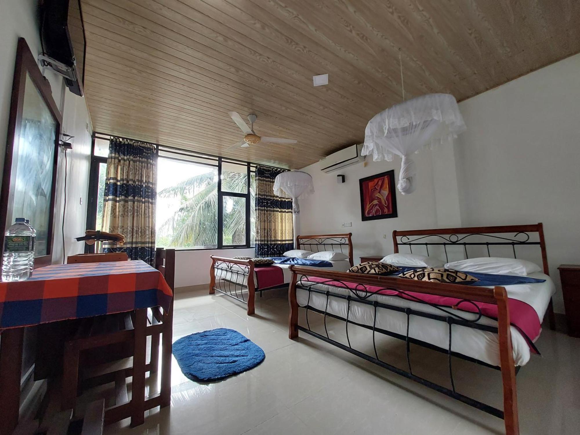 Lake Wave Hotel Anuradhapura Exterior photo