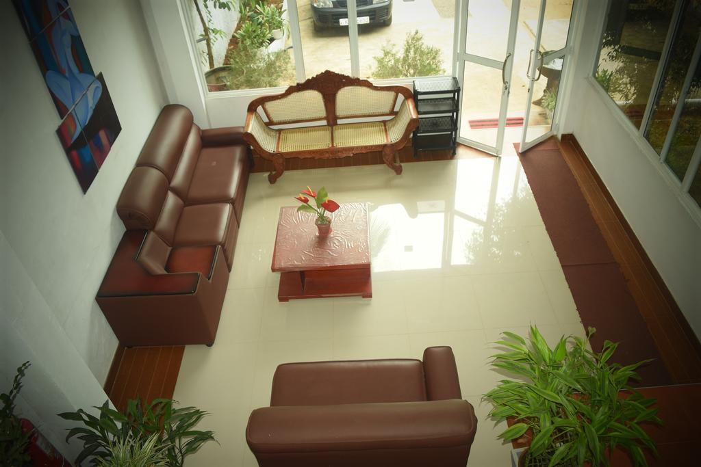 Lake Wave Hotel Anuradhapura Exterior photo
